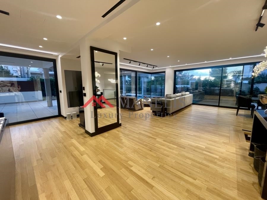 (Προς Ενοικίαση) Κατοικία Μεζονέτα || Αθήνα Νότια/Γλυφάδα - 300 τ.μ, 4 Υ/Δ, 10.000€ 